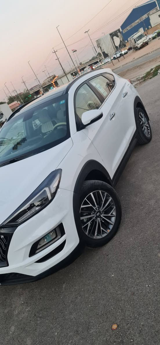 السلام عليكم ❤️
توسان   2019.  خليجي / الكاصد
 ماشية 63 الف

سيارة كفالة عامة حتة دعاميات مكفولة  
 من عده البارد وتكحيل بصمة ترحيب الكاصد خمس عدسات زنون 
كامره خلفيه خسايات فول مواصفات
محرك 2000 دوش كير كفاله
فول تحكم ستيرن مري شفط 
بكلات لد نهاري سايد ابريك رجل
وتخم تاير جديد شركه
اشاير بالمري والمري كهربائي
جاهزه السيارة وبلعافية عل ياخذهة
 السعر   $197

مكاني بغداد الكرخ🏨🏨
***********
