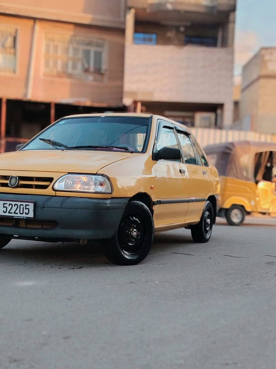 السلام عليكم سايبه مديل 2012سياره بلاديه لاضربه ولا صبغ بيهه جاملغ مبدل فقط مكينه خيط بخار بدون صرف 
صدر جديد تخم تاير جديد بريك جديد شاشه كامره دواره 
نوزلات جدد بلكات جدد مشط ستيرن وبور جدد سياره متعوب عليهه كلش كهربائيات كلهه شغاله شلع 
سعر 30وبيهه مجال حق الجيه ***********بغداد الشعب
