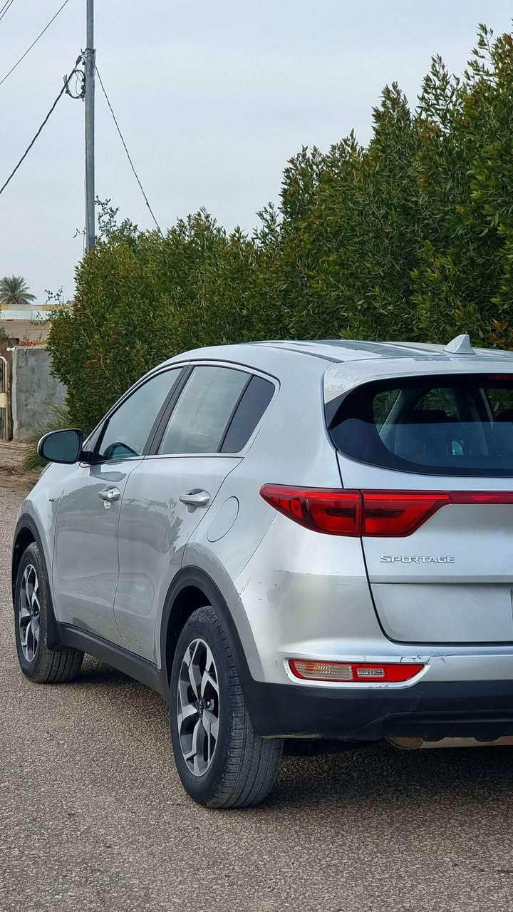 كيا سبورتج | موديل 2019
وارد أمريكي

 اللون رصاصي فضي 

️ محرك 2400 GDI وشرط بانزين عادي و بدون دوانز

 المواصفات:

✔️فورويل

✔️دفلوك وسطي

✔️مثبت سرعة

✔️مانع انزلاق

✔️نزول منحدرات

✔️ 3 مودات (ايكو/سبورت /نورمل)

✔️ تحكم ستيرن جهتين

✔️تحكم مري جهتين

✔️ شاشة لمس بلادية

✔️ كامرة خلفية بلادية

✔️ تبريد قطعتين 

📊 الممشى:

– ماشية  84 ألف 

🔧 الحالة:

✔️ محرك وكير مكفولات

– حادثها بجهة الراكب مبدل قطعتين بنيد وجاملغ بدون لغد او شاصي

_سنويتها ماساقطة للشهر ١٠/٢٠٢٦
السعر 155$ وبيها مجال بسيط
مكان السيارة محافظة الديوانية/قضاء عفك

📞 للاستفسار والاتصال:

***********
