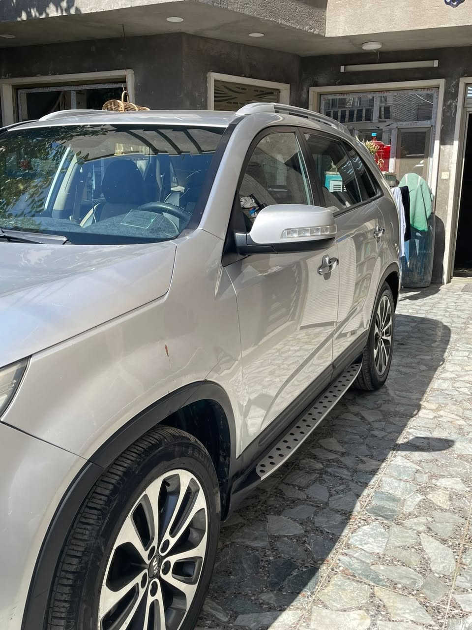 السلام عليكم سورنتو  2013
السياره كفاله عامه  من الصبغ ماعده الجاملغ الامامي بارد 
المكان الامين الثانيه 173وبيهه مجال السياره اربعه سلندر 
***********
