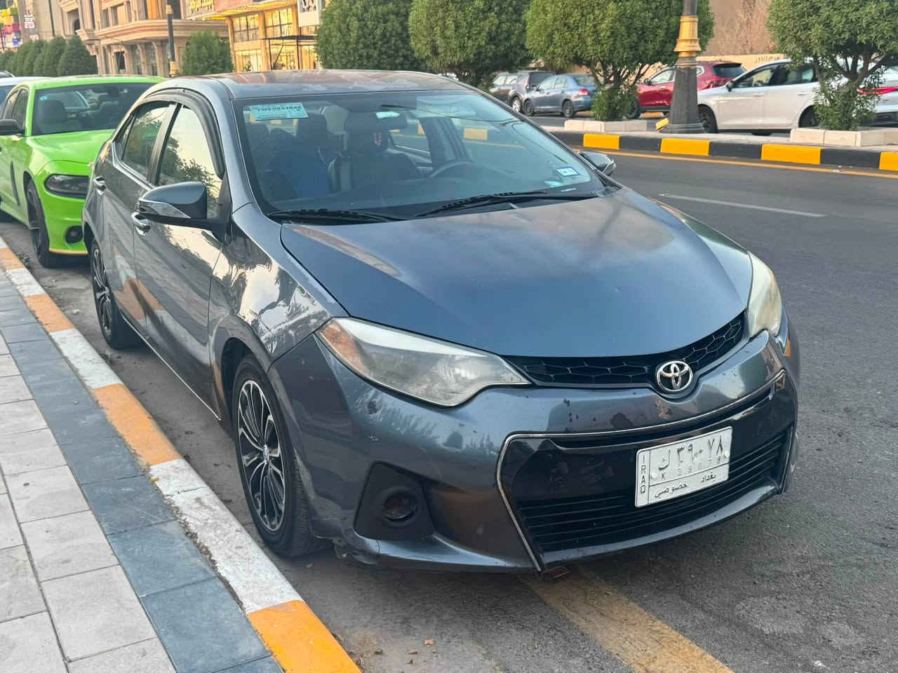 السلام عليكم
كورولا موديل ٢٠١٤ فئة S لون كحلي وارد كندي
ماشية (( 172000 )) ميل بيها عدة ملاحظات
١- بيها جاملغ خلفي يسار ويمين بارد 
٢- بيها جلغ بالجاملغ الامامي اليمين 
٣- بيها جراد بالقمارة وو شوية الصندوق  
٤- السنوية مالتها منتهية 
٥- عليها غرامات (( التسديد على البائع وليس المشتري )) 
السعر 93 ورقة وبيها مجال بسيط
مكان السيارة (( ديالى )) 
الاتصال (( *********** ))
