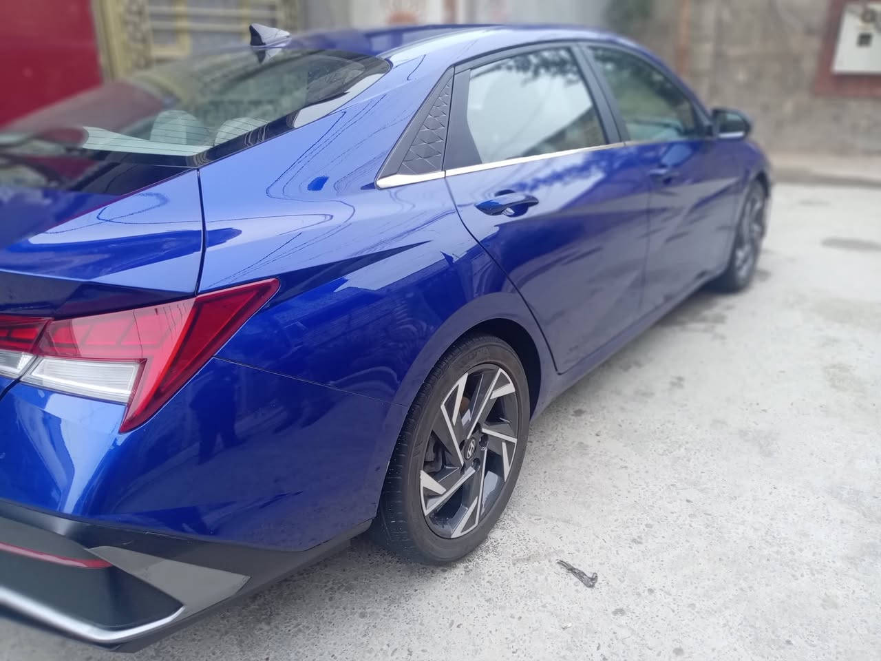 السلام عليكم
النترا ٢٠٢٤ وارد أمريكي فول مواصفات للأخير لمتد بدون ايرباك وبيها منضومة غاز

بصمه
فتحه
شاشه دجيتال
خمسه كامرات
كشنات جلد وارضية مدوشمه وبيها سفاري
تدفئة بالكشن وكشن السائق كهربائي
اشاير بالمري 

حادثها مثل مال موضح بالصور بيها بس بارد باب خلف السائق والهلال الخلفي مال جاملغ السيارة أغراضها كلها اجت وياها عدا باب السائق تبدل وربعه نصبغ الباقي كله مكفول

سعرها ١٧٣ وبيها مجال
مكانها بغداد الشماعية
رقمي *********** ما متواجد عل نت شراي يتصل واتساب موجود
