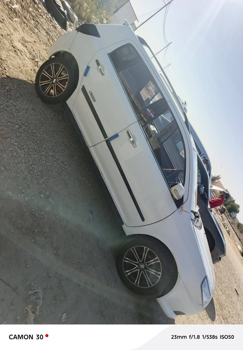 سياره جيلي ام كي كروز موديل 2013 رقم بغداد الماني  سعر 27 وبيها مجال   سياره جديده كله شغال كير ومحرك تبريد تدفئه ابيع هل موجود بدون تحويل اكفلك سرقه وعشاير   ، ما متواجد على الفيس رقم الموبايل***********
