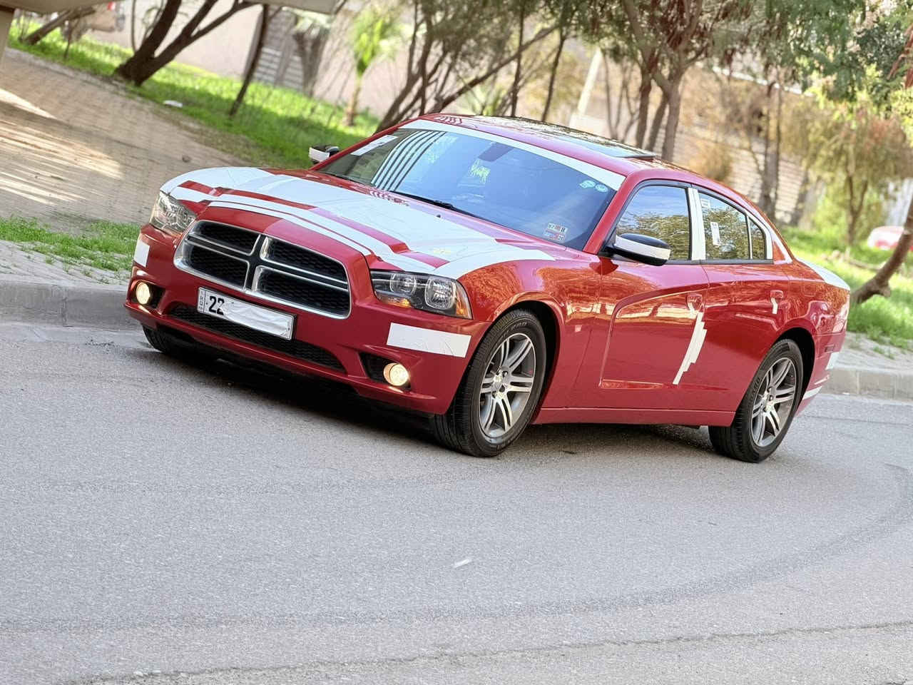 السلام عليكم 
بيع او مراوسه
جارجر لون احمر مميز
موديل 2013 
رقم اربيل 
هزه وسنويه جدد وباسمي السيارة 
السياره كفاله عامه كلين تايتل
                 ꧁مواصفات꧂
كير طياره
1/1
شاشه جبيره
بصمه+تشغيل عن بعد
كاميرا 
كشنات جلد احمر 
كشن كهرباء مساج
كشن تدفائه 
ويل 18 خليجي 
ماشيه100 الف حقيقي
مكينه3600 مامفتوحه
مكينه جديد شادها للسياره
                    ꧁ملاحظه꧂
السياره كلش جديده وع وضع الشركه حتى الحداديه 
شرط مكينه وحداديه وكير واكسل وتبريد 
السياره مابيه اي نقص 
لاداخله استعراضات ولا مشتغله بخط 
مكفوله من التبديل والصبغ والرصعات 
                   ꧁ملاحظه꧂
بيه مكانين تعديل بارد كلش صغار 
مرفق بيها سونار شوف السونار واتصل 
مكان السياره كركوك
للاستفسار الاتصال ع الرقم
***********
