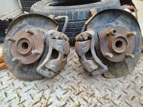 من رخصة مدير الكروب 
غراض بروتون للبيع 
1/تانكي وقود تفصيخ
2/جام بيبان عدد 2 جهة السائق تفصيخ
3/ يدة كير أوتامتكيك مع القامچي تفصيخ
4/اسصطابكصل أمامي كامل مع الفچوچ تفصيخ
5/بريشر جديد كارتون مؤوسسه
6/بگلايت خلفي متحرك تفصيخ 
7/ماطور جام جديد 
8/ يدة باب عدد 2 تفصيخ
9/ ولف حماوه مع الكوع تفصيخ + قبق دهن تفصيخ + قبق وقود 
10/ سكن لايت جهة اليمنى جديد 
ناصرية مركز 
الاستفسار خاص ***********
