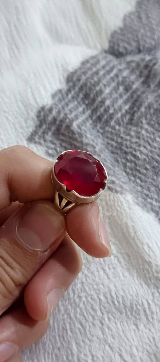 سلام وعليكم اخواني العزاز عندي هاذ الياقود حجرة كلش حلولة والياخذهة ميندم َ لاأستفسار اتصل علة هاذة الرقم ***********
