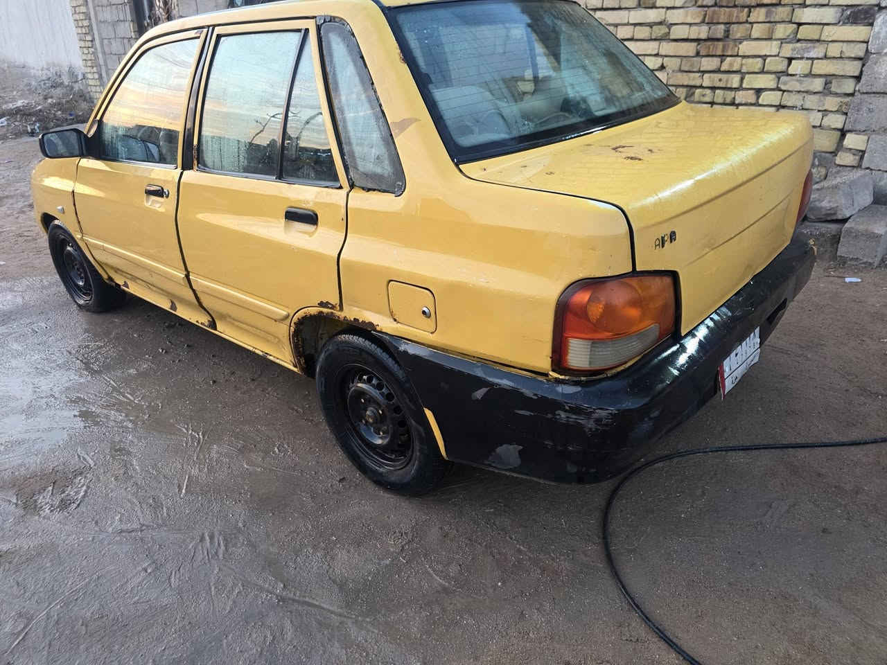 سيارة كما موضح بالصور اصوليات كاملة مكينه جديدة يدك  لاتبخر ولا شي ولكير مابي شي بس مرات ثاني يفلت
سيارة مكانها بصرة 
تواصل  ع رقم او لخاص ***********
سعرها 20 وبي  مجال قليل
