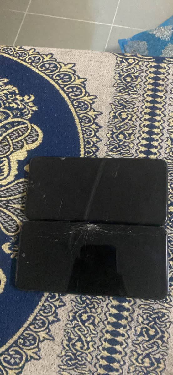 السلام عليكم يابه من الاخير جهازين نطايح ويفيدن لكلشي وضعيتهن كدامكم فقط الكلاس مال شاشه مكسور لا ماثر بلمس ولا يخربط ولا شي الجهازين يفيدن للشغل جهاز ثاني اي شي المهم …

الجهاز الاول ريدمي نوت 11s 
128 كيكا
90 فريم 

الجهاز الثاني هونر 8x 
128 كيكا

يابه لا خاص ولا فدشي ثنيناتهن رايديهن ب ٢٠٠ تشلع وتاخذهن ثنيناتهن ولا تعال خاص ولا فدشي 
عنواني سماوه مركز وبيكم خير وتدللون 
*********** حته واتساب بي
