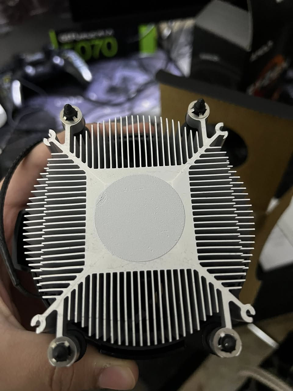 السلام عليكم
للبيع معالج R5 5600x box استخدام سنتين المعالج نضيف و بدون اي خلل غراضه كامله مثل ماموضح بالصور و المبرد مالته الاصلي غير مستخدم حتى بعده بريحه الشركه سعره 170 الف مكاني بالنجف تجيني و تاخذه


**إذا كنت صاحب هذا الإعلان وتريد حذفه لأي سبب، رجاءا أرسل رسالة إلى الدعم الفني**