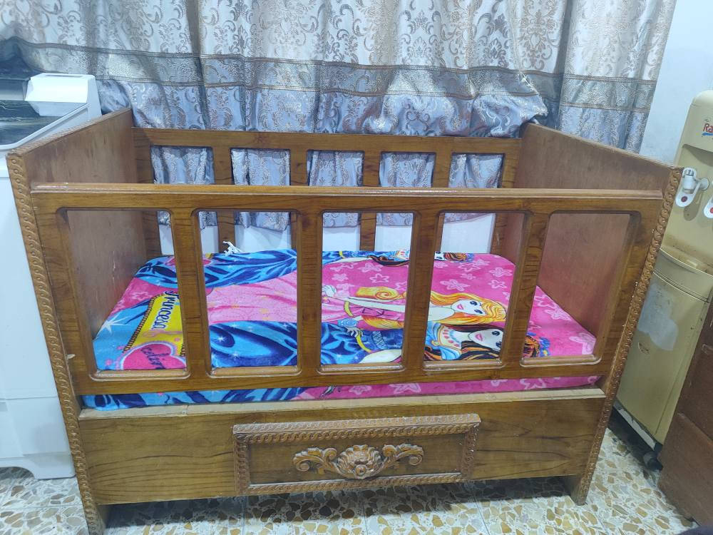 السلام عليكم ورحمة الله وبركاته تخت أطفال مع الدوشك للبيع يرهم إلى عمر 5 سنوات جديد ونضيف جدا شغل عراقي السعر 90 الف وبي مجال قليل
مكاني حي الميثاق
***********
*********** موصل, نينوى
