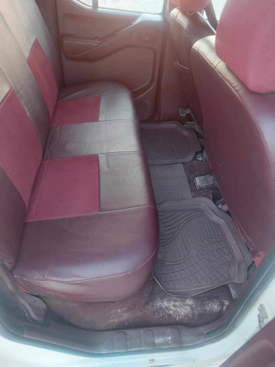 السلام عليكم نيفاره موديل 2009 كير عادي رقم شمالي دهوك سنويه صاقطه مكينه وكير وتبريد وصدر خير من الله بيه طخه بالبدي جهة السايق بيع أو مراوس لللأستفسار الأتصال على *********** مكان السياره بغداد الشعب
