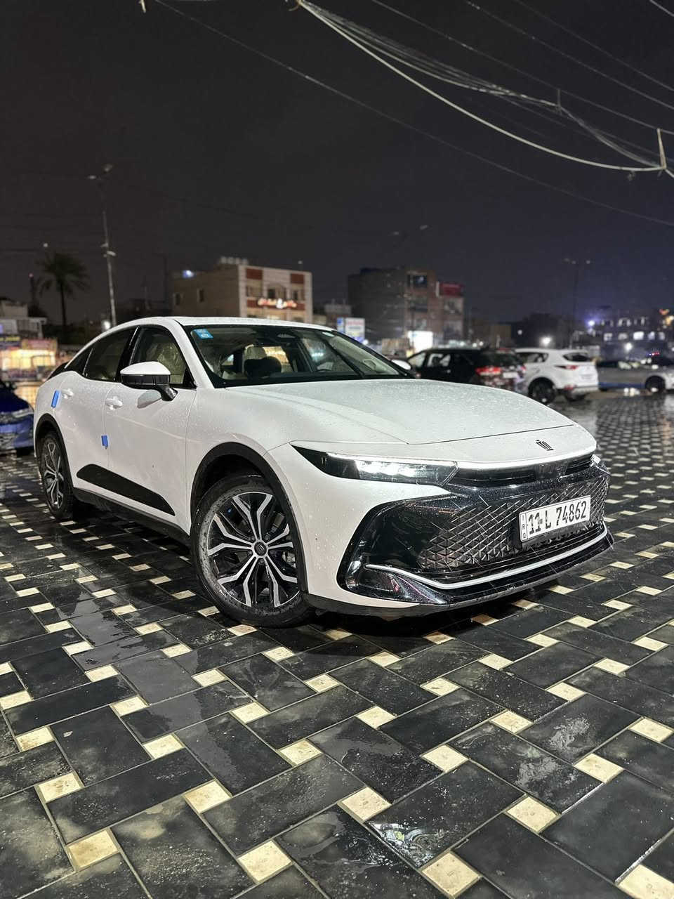 سلام عليكم
كراون ♛هايبرد ⚡️
مديل :2023
لون :ابيض 
عداد مسافه : 35,000km
سياره خليجي كفاله عامه 🔴
مكاني بغداد -الشعب -حي الجزائر 
السياره بااسمي 
 
السعر : 330 $ وبيها مجال 

‏‭٠٧٧٣ ٥٦٩ ٥٦٥٠‬
