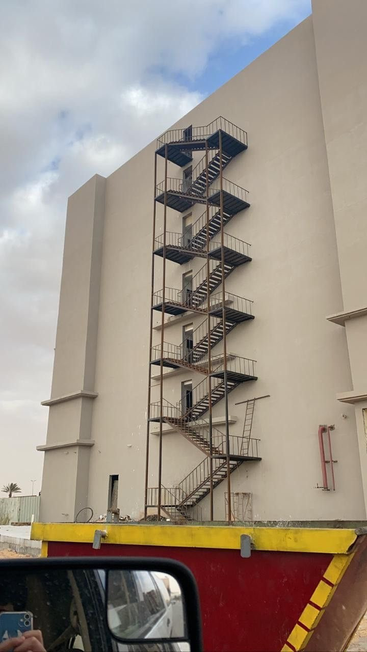 شركة العين لتصنيع الدروج والسلالم.. نصعدُ بك نحو القمة.
نحن نؤمن أن الدرج ليس مجرد وسيلة للانتقال بين الطوابق، بل هو تحفة فنية تضفي لمسة من الأناقة على منزلك أو مشروعك. متخصصون في تصميم وتنفيذ أرقى أنواع السلالم (الحديدية، الحلزونية، والمودرن) بأعلى معايير السلامة والجودة.
📞 للتواصل والاستفسار: ***********
