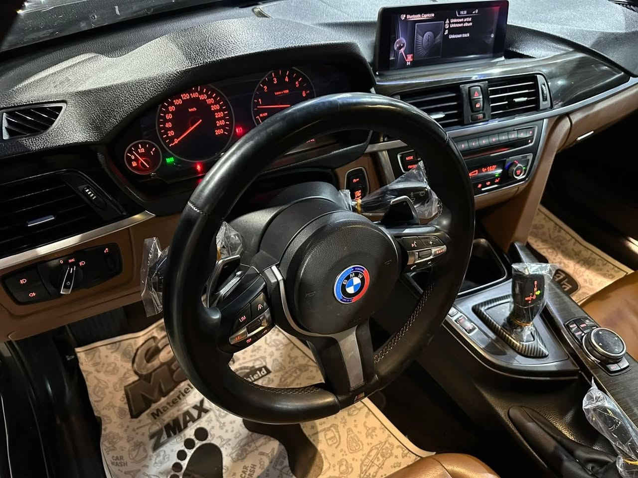 Sold
Bmw f30 320i 
Model 2015
Luxury 
135.000km dn service 
Fabrica 
2000cc twin turbo 
كيت ام سبورت 
جنوط ام سبورت 
فيها بعض المرمات للتجميل في الجانبين 
البيع كاش ومتاح تقسيط بصوره البطاقه 
من المالك 
رخصه سنه مرور الشروق 
معاينه مدينتي 
للاستفسار والتواصل 
01122384420 القاهرة, مصر


**إذا كنت صاحب هذا الإعلان وتريد حذفه لأي سبب، رجاءا أرسل رسالة إلى الدعم الفني**