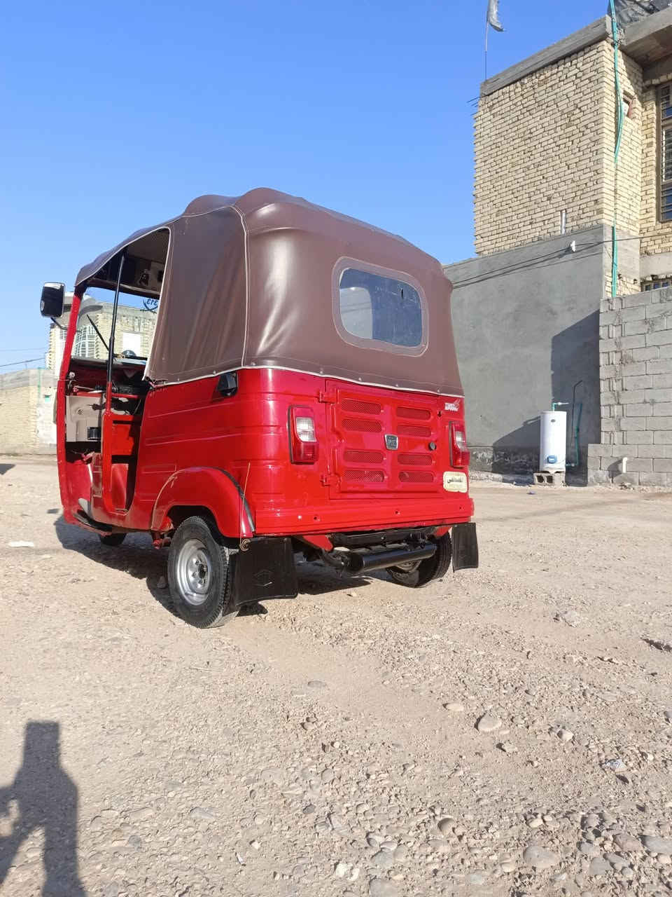 سلام عليكم تكتك للبيع موديل 18 مصبوغه جماليه رقم واسط تحويل ثاني يوم رقم انكليزي  دوشمه جديده مسجل جاهزه مكاني واسط نعمانيه السعر 4900 وبيه مجال للطيبين ***********
