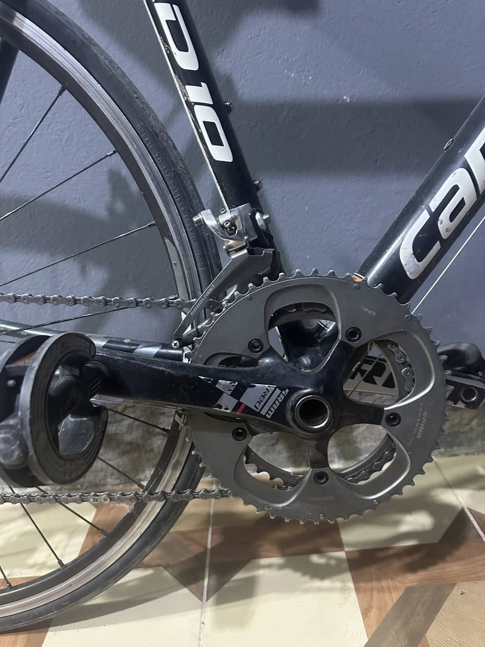 السلام عليكم cannondale caad 10 دراجة كانونديل كاد
وزن الدراجة 7.7kg فقط
قياس الفريم ميديم ارتفاع 52 طول 54
سستم الدراجة ليبل واحد من النوادر سرام ريد Sram Red فوول كاربون 10*2
البدالات كاربون
الصينية كاربون (53/39) سن
العقرب كاربون
الستيرن كاربون متصل
بوري السرج Kocevlo كاربون
السرج كذالك Kocevlo كاربون
حلقات الركبة كاربون
قاعدة عداد كاربون
الويالة جاينت P-R2 حديثات بولبرن
تايرات (700*23-22)
سعر الدراجة: 765 الف
للاستفسار *********** او مراسلتي خاص
يتوفر توصيل لجميع المحافظات
