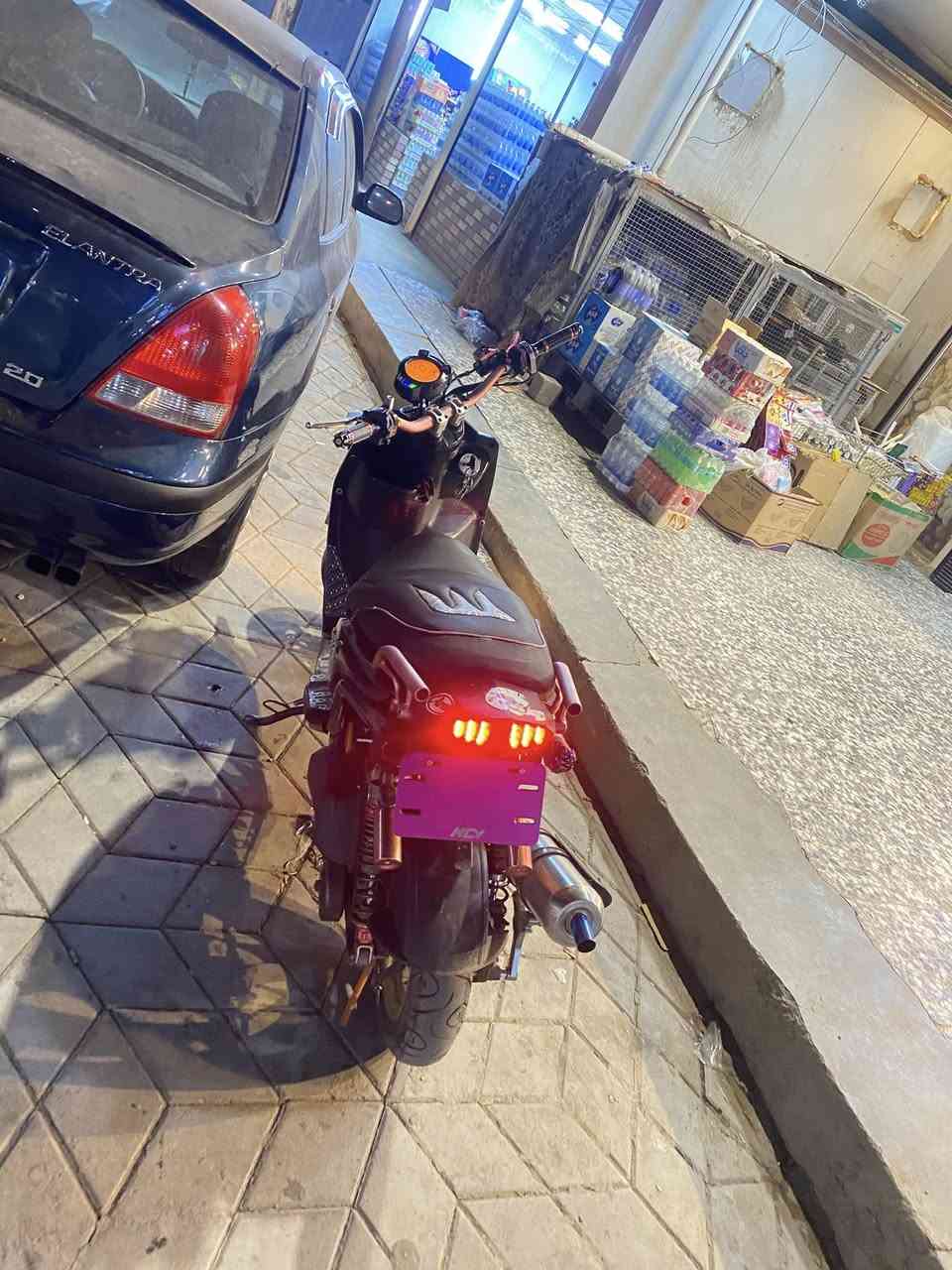 سلام عليكم دراجة سكنس جبلي ام عيون لون اسود نضيفه جدا وحلوه السعر مليون وميتين مكاني بغداد الجديده ***********
