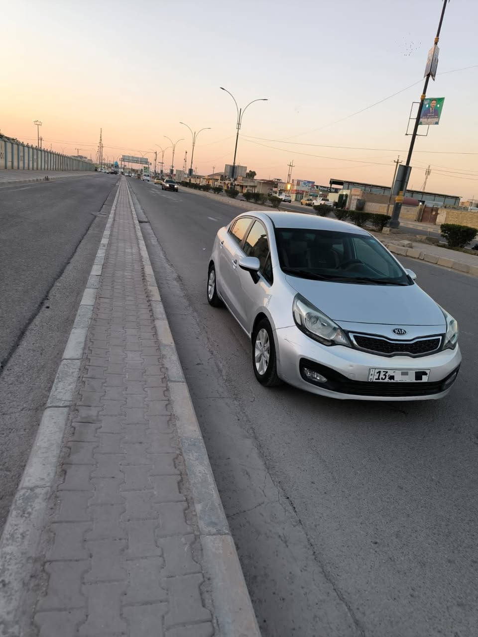 كيا ريو 2015 خليجي للبيع محرك 1600  السيارة على ايدي باسمي اخذتها زيرو ماشية 41 الف كم فقط بحالة ممتازة رقم اوربي جديد والسنوية جديدة 
المواصفات 
زجاج كهربائي 
سنترلوك
مشغل اسطوانات CD
مكيف
نظام انذار 
اكياس هوائية 
مدخل UBS/AUX
تحكم مقود 
كشنات مغلفة جلد 
كاعية ارضية مغلفة جلد 
السعر 97 ورقه وبيها مجال بسيط 
للاستفسار الاتصال على القم ***********
