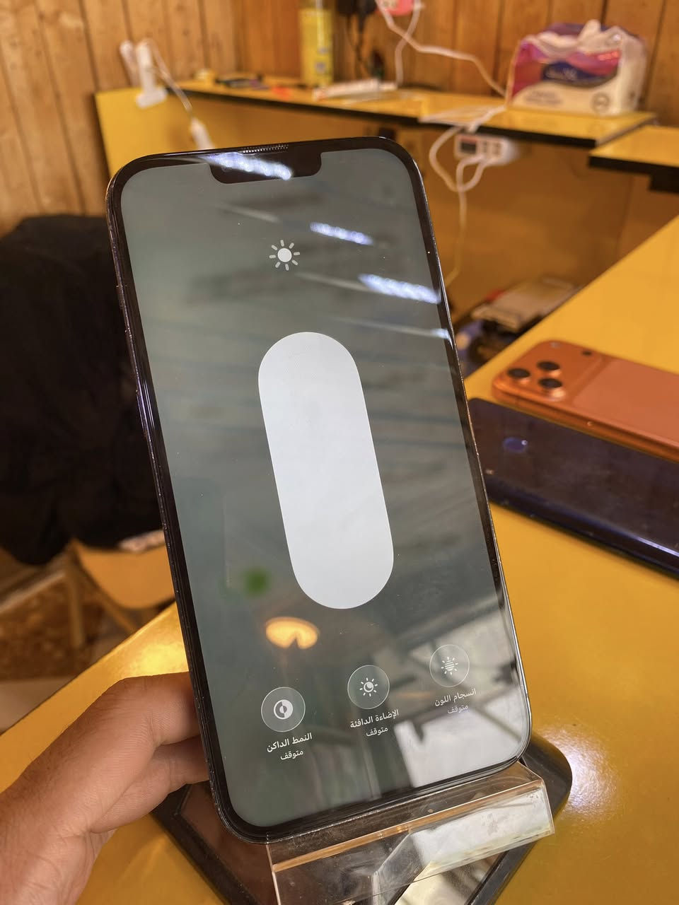 13 برو ماكس ب 290 الف قفل
ذاكرة 256 
مبدل شاشه اصليه 3 خيارات 
بطارية 100 مبدلة اصليه 
جهاز مفتوح تخطي سيمكرت واكف 
كله شغال فيس ايدي 
*********** 
بغداد جديدة شارع المسبح
