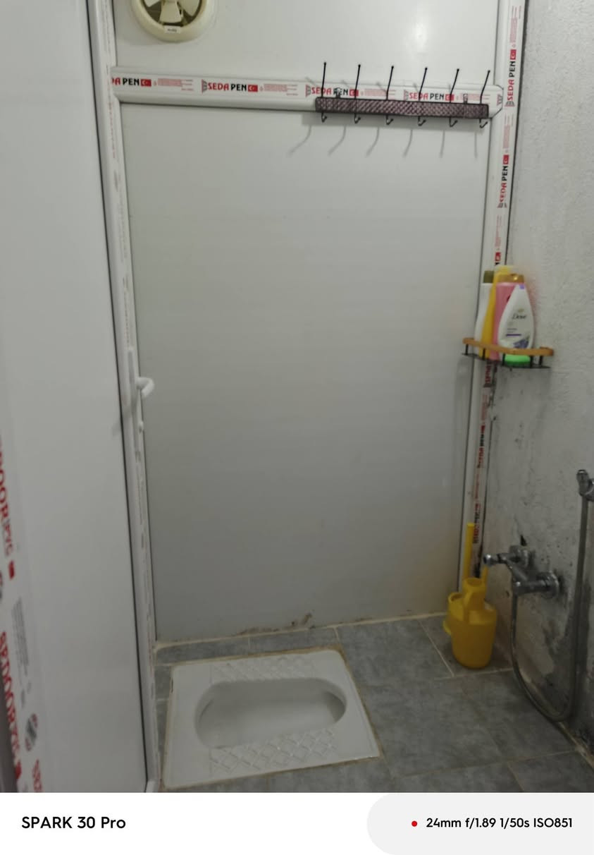 دار للبيع 100متر مربع يحتوي على ثلاث غرف وصاله ومطبخ واستقبال وثلاث حمامات طابقين مواد البناء طابوق والاساس والسقف كونكريت مع الطابق الثاني كذالك طابوق وصب العنوان ماقبل باب دخول مطار النجف الاشرف ارقام الشراء(***********)(***********)او مراسله الصفحه
