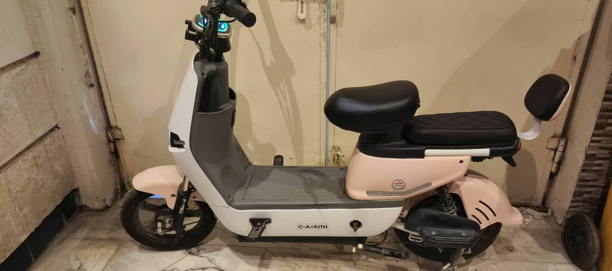 للبيع دارجه شحن حجم 14 نظيفه بطاريات فيتناميه وتاير خلفي جديد صارله شهرين من مبدل ويجي ايضا قفل التاير الخلفي للامان ويجي سويج مال قفل التاير الخلفي وتجي ايضا بنضام قفل الملف ايضا من البصمه

السعر : 200 وبيه مجال

للستفسار راسلني خاص


**إذا كنت صاحب هذا الإعلان وتريد حذفه لأي سبب، رجاءا أرسل رسالة إلى الدعم الفني**