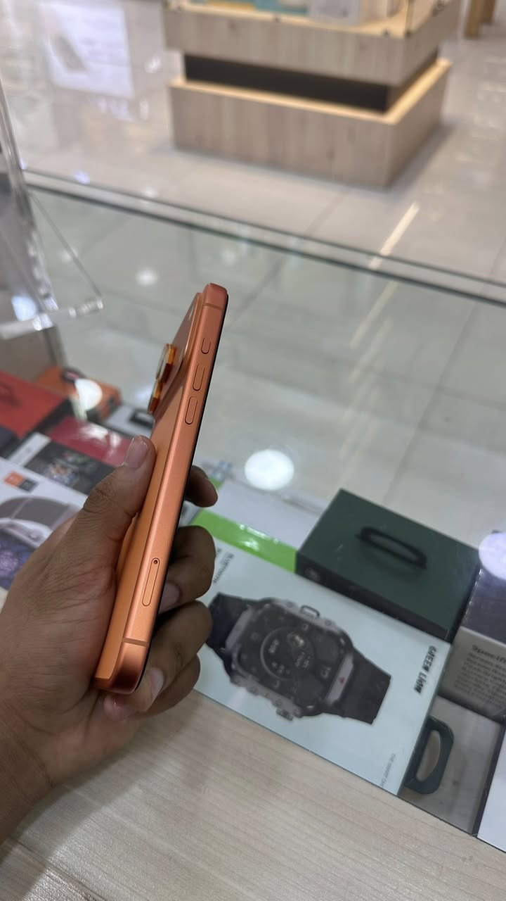 17 pro max
١٧ برتقالي نضيف ١٠٠٪؜
جديد اشتريته مكفول شخط مابي 
بطاريه ١٠٠ مشحون ٧٣ 
كارتونتنه ضاعت بلشركه ويه الكراتين واضمنلك يا 
CH دبل شريحه 
ب١٩٠٠
مكاني نجف 
***********
