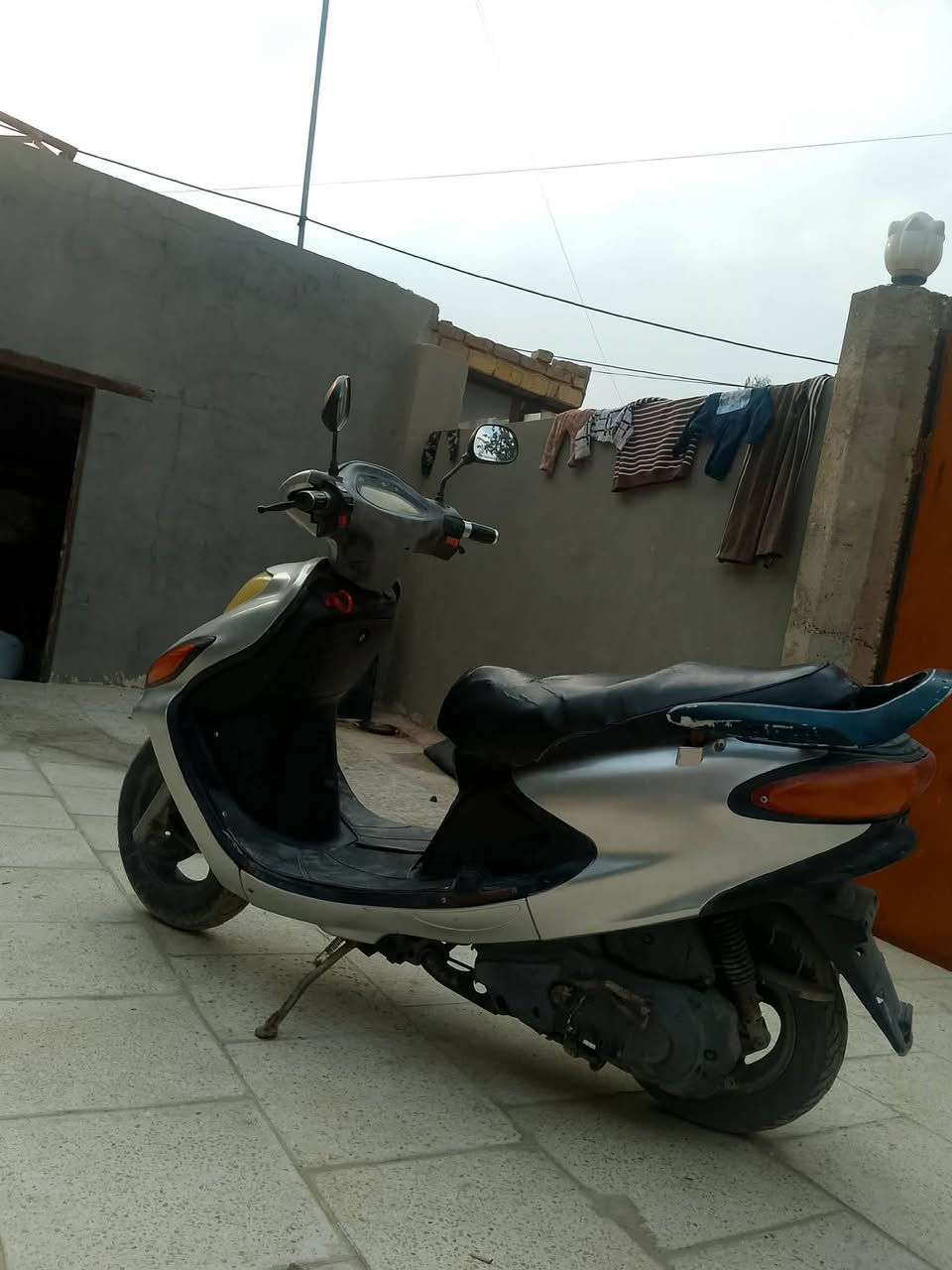 سلام عليكم درجة دولفين درجه حلوه ونضيفه مكينتها نضيفه وناعمه كفرات جديدات درجه كلشي ما عوزه كبل الشارع مكاني بابل القاسم الرقم  *********** والخاص مفتوح السعر 450 اتصل وبيك خير ودلل
