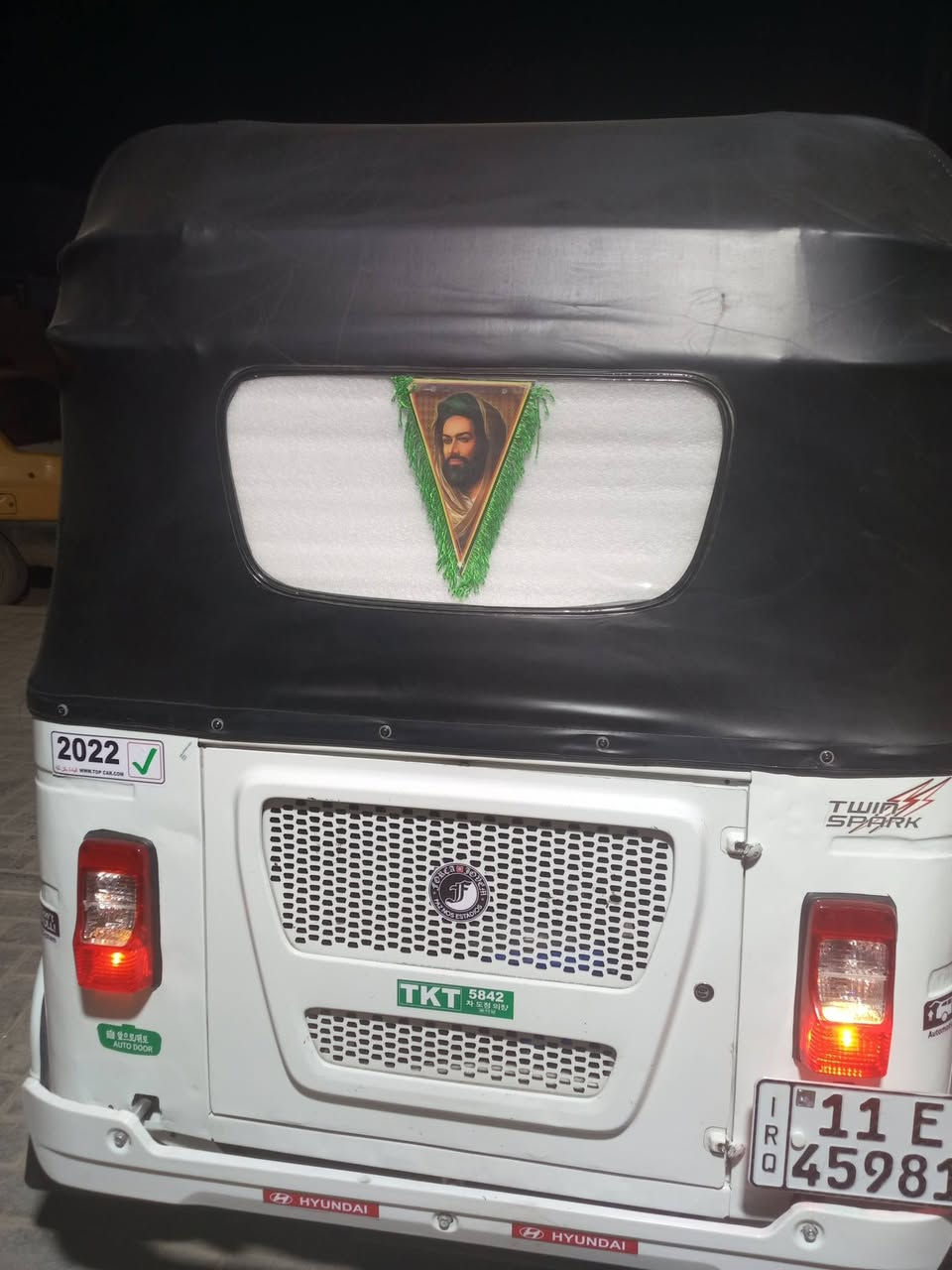 السلام عليكم تكتك للبيع موديل 22شهر 8رقم وسنويه تحويل ثاني يوم العنوان بغداد ***********
