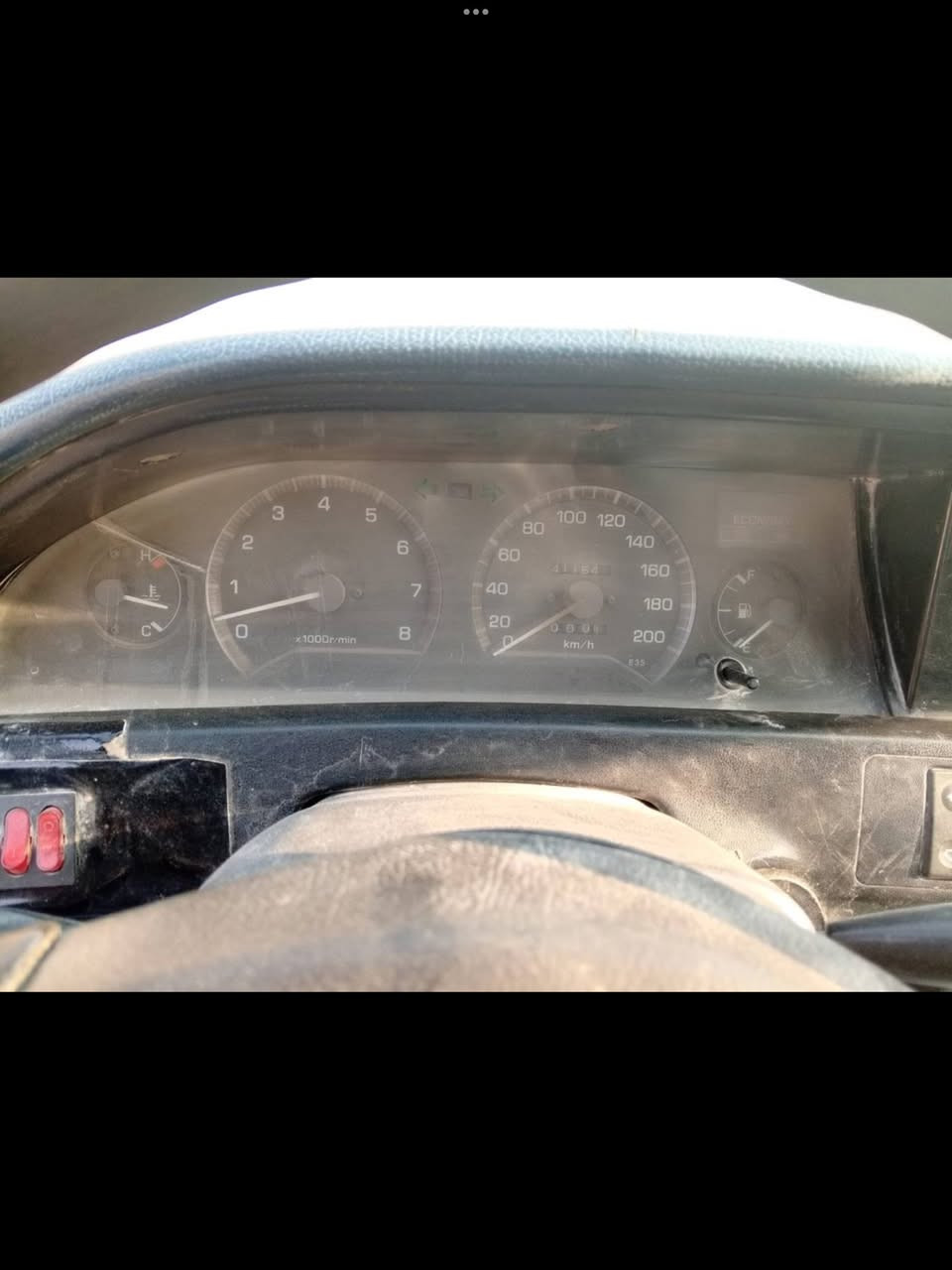 السلام عليكم 
تويوتا كورلا
موديل 1991
كير اوتماتيك
كير محرك شغالات 
بيها طخه بنيد وجاملغ يحتاجلهم صبغ
تايرات نضيفه
مكينه تبخير
كير جديد وصدر جديد باتري جديد
سنويه لل2028تحويل او وكاله اذا عندك راتب رعايه
مكان السياره صلاح الدين سامراء 
للاستفسار الاتصال 
***********
