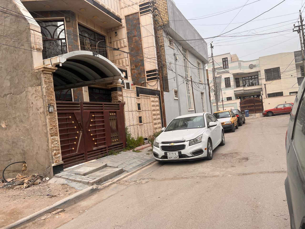 قطعه ارض للبيع المساحه75 متر الواجه 4 الا ربع نزال عشرين العنوان الهياكل للتواصل دايركت واتس اب***********
