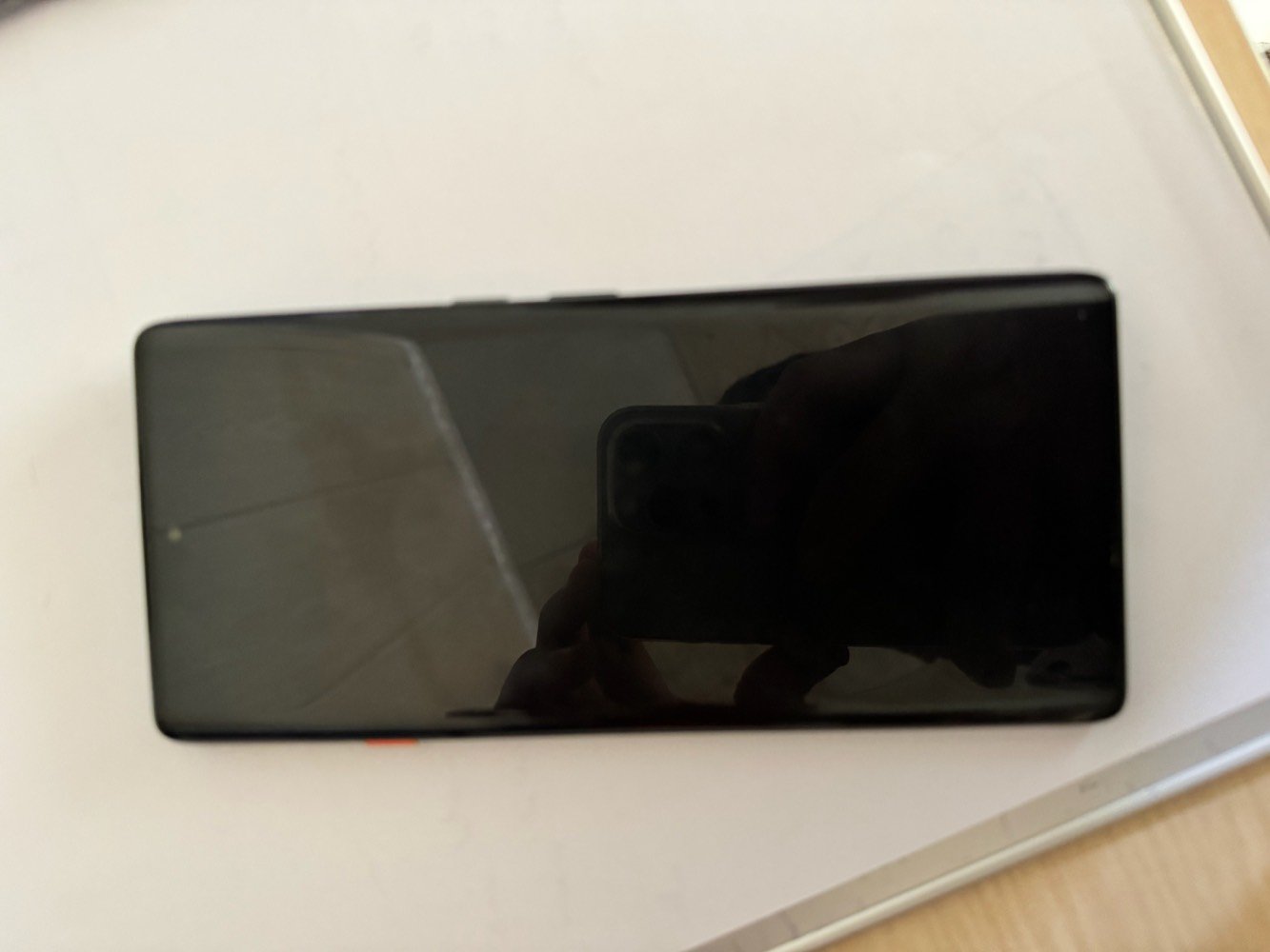 تكنو كامون 40 برو 5G للبيع او مراوس
سعر 300 الف 
هاي النضافة كادمك شوفها بيه فقط ملاحضه وحده الدكمه مالت رفع الصوت انشلعت من مكانها تكدر تصلحه و تكدر تعوفه تزود و تنقص ب الصوت من الدكمه مالت التقليل الصوت لو من الشاشه ملحقات كارتونه وملحقات كامله ما عدى الشاحنه ما موجوده واير كيبل موجود للتواصل عالخاص وبيك خير و تدلل مكاني سليمانيه كلار تجي تاخذه مني لو ادزلك إياه توصيل موجود توصيل لجميع المحافظات *********** واتساب او اتصال