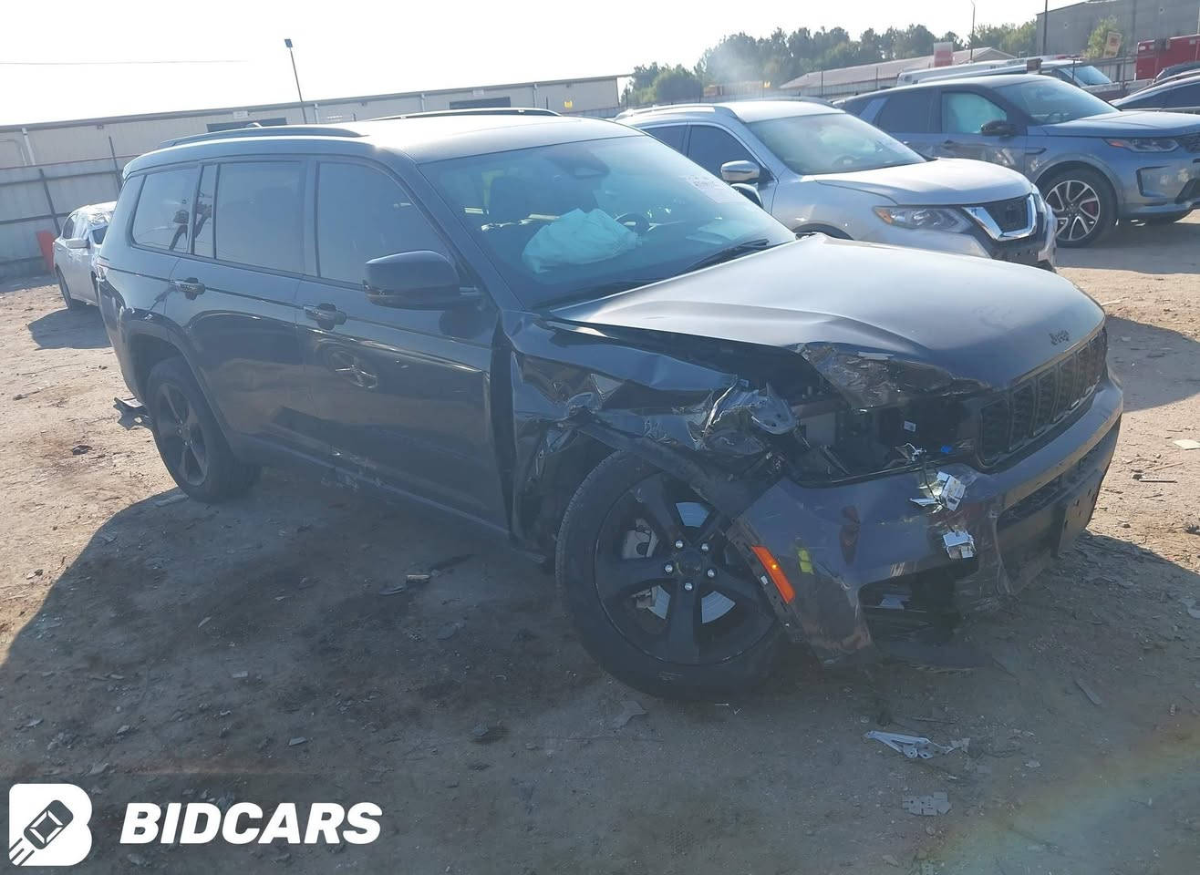 🔥 للبيع Jeep Grand Cherokee L Limited 2025 🔥
سيارة مميزة جداً، داخلة رقم شهداء وتم تصليح الصدر بالكامل بصورة احترافية ونظيفة.
✅ المواصفات:
Limited
محرك 3.6 V6
3 صفوف (نسخة L)
موديل 2025
🔧 النقوصات الحالية فقط:
تحتاج تبديل جاملغ (ماصدة) واحدة
الدعامية تتصلح
الاستفسار التواصل على الرقم ***********
