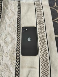 آيفون ١١ • بطارية ٨٠ • نضيف