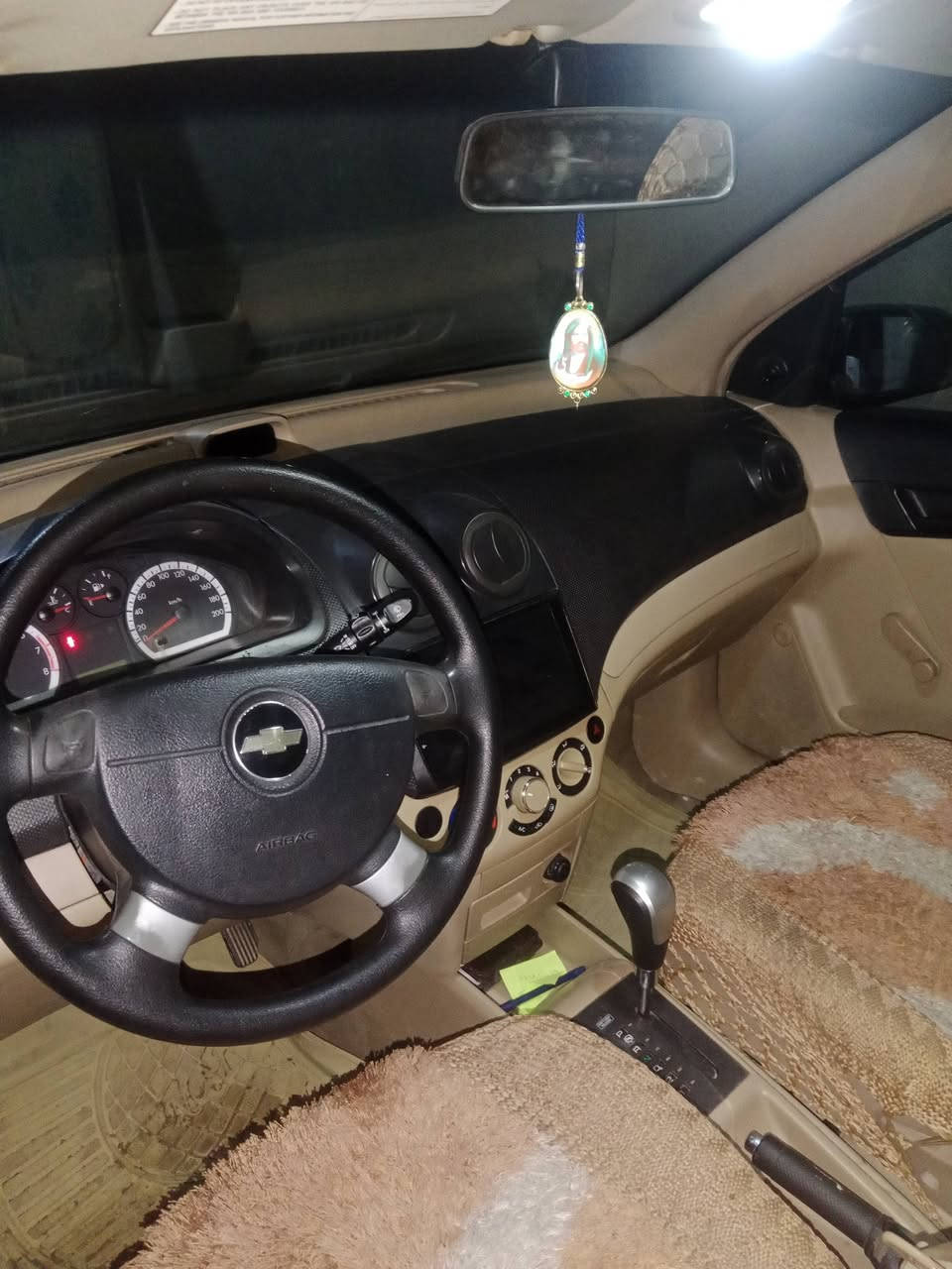 السلام عليكم سيارة افيو خليجي موديل 2015 بأسمي السيارة تحويل مباشر محرك مفتوح مو مسكر السيارة بيها بارد باب السايق شويه وجاملغ شويه الباقي مكفول مكان السيارة بابل السعر 85 رقم الهاتف ***********
