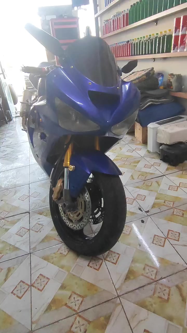 سلام عليكم  كاوسكي البيع موديل 2004
دراجه خير من لله اريد مراوس تكتك
8نوزل يعني  بس ثنين بل العراق 
***********
