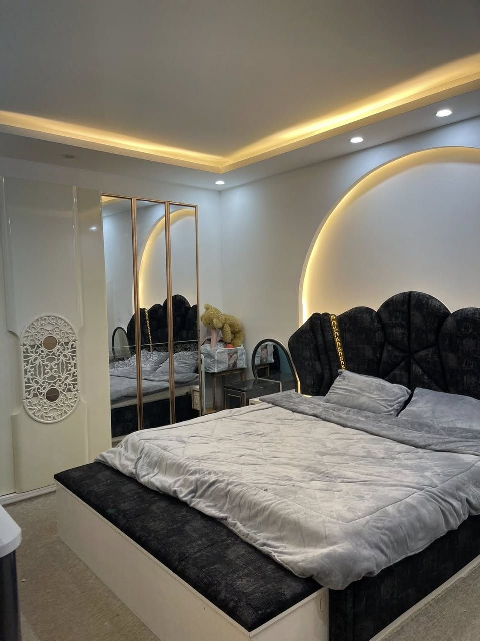 تاخم سیسەم دەستی دوو 8 وەرەقە و مەجال تاخم قەنەفە دەست دوو ٣٥٠ مەجال***********
