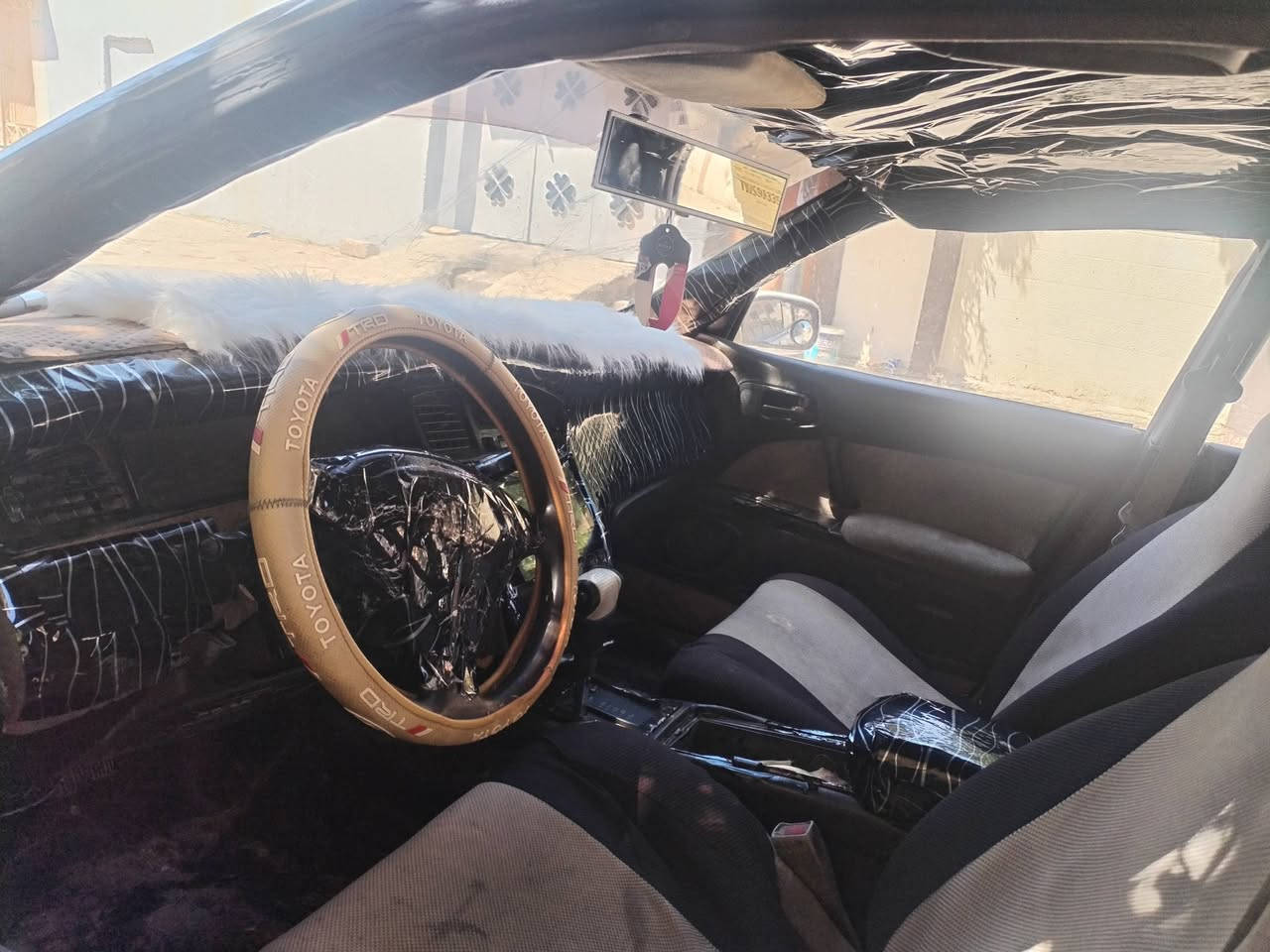 بطة موديل ١٩٩٣ ضرر سقف وجاملغ خلفي اللي بالصور رقم كركوك مشروع وطني تتحول باي محافظة شرعي موصل شرط التحويل مكاني موصل السعر ٢٥ وبيها مجال رقم التواصل ***********
