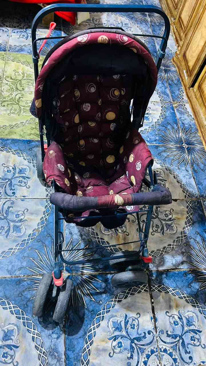 مكلف بلنشر ___*********** واتساب 
مكلف بلنشر ***********
عندي غراض مستخدمه للبيع 
تخم ٥ قطع ياخذ ١٠ نفرات نضيف ٩٠٪ وعربانه طفل عدد ٢ وحده من عمر سنه لل٨ سنوات وثانيه من  عمر ٣ سنوات الى ٨ حجم كبير ميز بلازمه مبردة حجم كبير بيبان نايلون ولباقي حديد عل شرط استخدام سبوع
