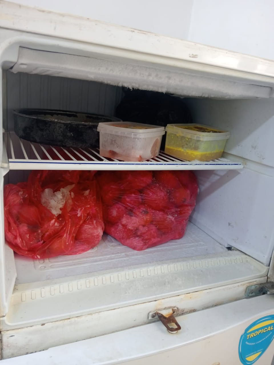 ثلاجة كونكورد 16 قدم 
شغالة تجميد فول 
للاستفسار عن السعر خاص 

مكاني الحسينيه راشدية


**إذا كنت صاحب هذا الإعلان وتريد حذفه لأي سبب، رجاءا أرسل رسالة إلى الدعم الفني**