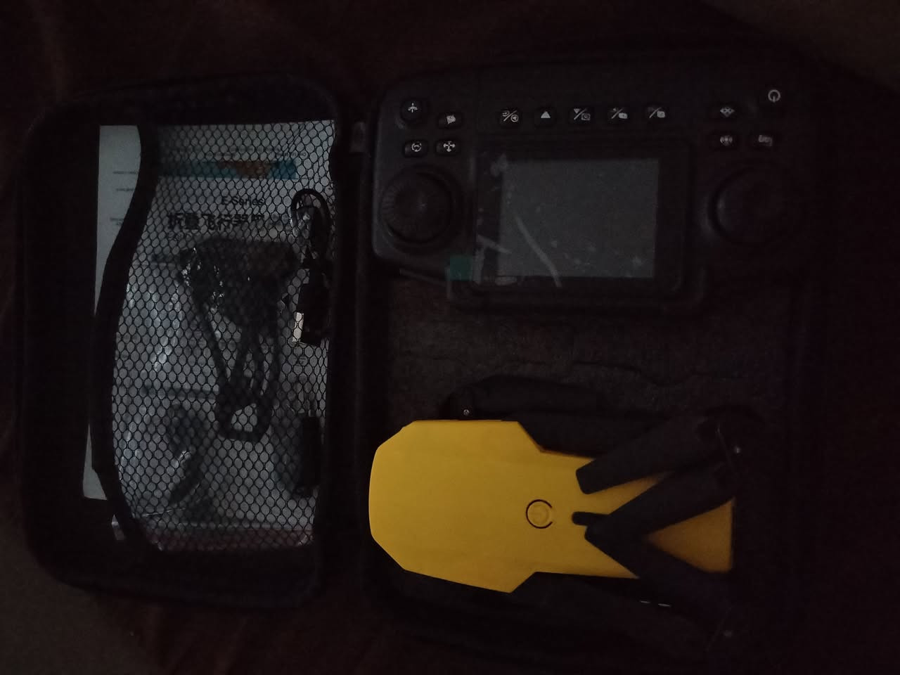 سلام عليكم اخوان 🌹
توفر درون e88 max هذا. الmax مو العادي
موصفاته بي 3 نمر سرعه ويمشي 500 متر  وارتفاع 200او 150 الأفضل  50 يدعم تسجيل وربط بل هاتف وبي شاشاه بل جوستك وبي رام وكامره 4k جوستك شحن مو بطاريه
لتواصل والاستفسار ***********
السعر ✌🏻 50 فقط توصيل ماعندي لان ممنوع بل سيطره
