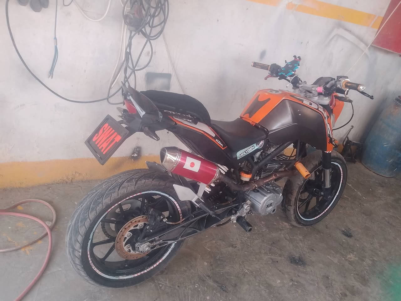 خلك زؤر داواي كرد يسه داي ئه نيم بؤ فرؤشتن KTM200ياباني هه مو شتيكي لؤكه سعري ٧٥٠ هزار كمي معمله شؤين كلار ژم***********
