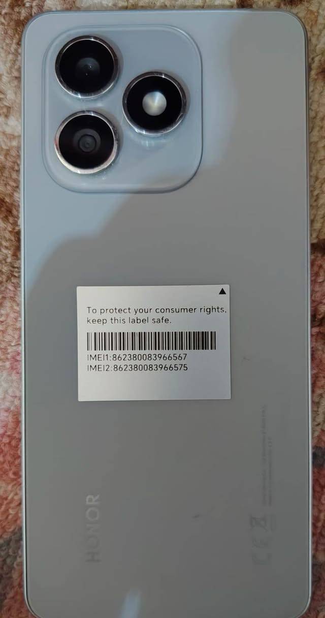 *مبايل للبيع استعمال قليل أخو الجديدHONOR X8d* 📱
السعر 275وبيه مجال 
العنوان السماوه

### *الشاشة*
- *النوع:* AMOLED 1B لون، 120Hz
- *الحجم:* 6.77 بوصة
- *الدقة:* 1080 x 2392 بكسل ∼388 ppi
- *مميزات:* Always-On Display, DC Dimming, سطوع يوصل 3000 شمعة
- *الحماية:* زجاج Aluminosilicate مقاوم للسقوط من 2 متر 524f6ea44bd5

### *الاداء والنظام*
- *المعالج:* Snapdragon 6s 4G Gen 2 بتقنية 6 نانو
- *المعالج الرسومي:* Adreno 610
- *الرام:* 8GB
- *التخزين:*  256GB 
- *كارت ميموري:* يدعم microSDXC
- *النظام:* Android 15 + MagicOS 10 524f4bd5

### *الكاميرا*
- *خلفية مزدوجة:*
    1. 108MP فتحة f/1.8 مع OIS
    2. 5MP عدسة واسعة
- *فيديو:* 1080p@30fps مع gyro-EIS

واتساب ***********
