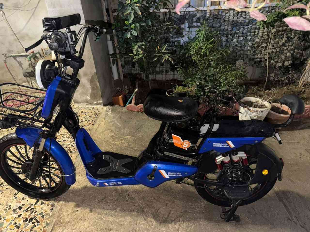 دراجه شحن سعر 300الف مكان بغداد ***********
