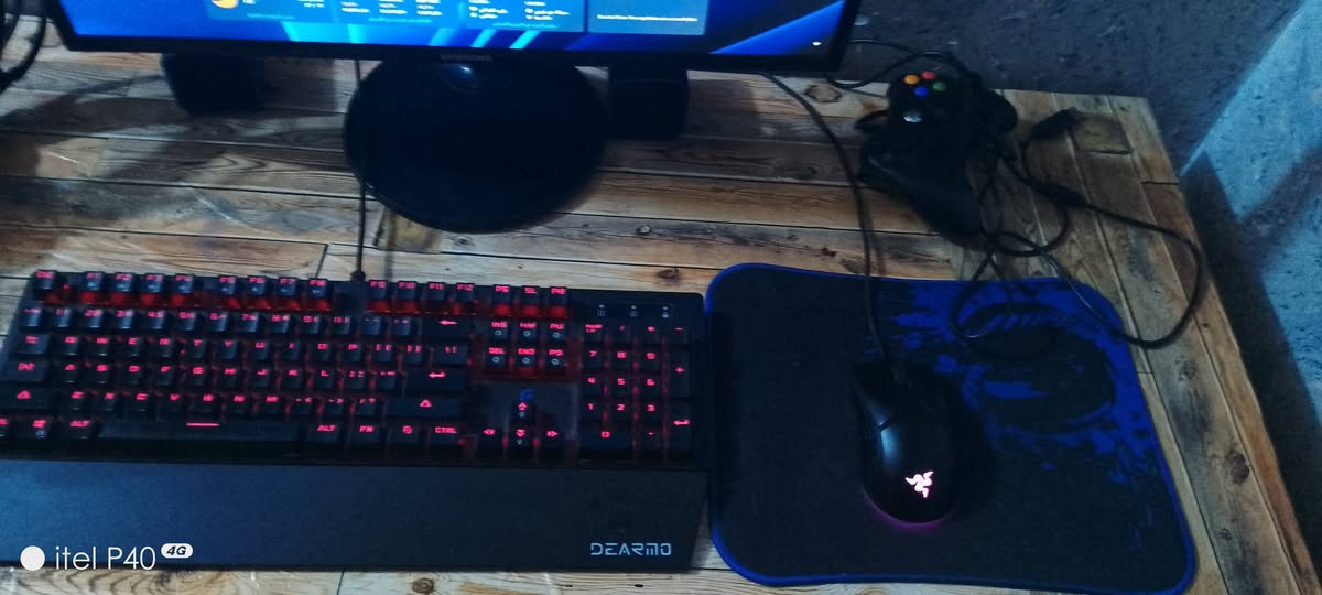 السلام عليكم
بيسي للبيع السعر 550الف مستعجل بيعهة
رام 16 ddr3 
معالج i5 intel 
 كرت الشاشة gtx 1050
يوبي اس 850va بطارية ما مستعملة
شاشة سامسونج 75هرتز وfull hd
ماوس razer سلس واحترافي للعاب
كيبورد dearmo وهارد 500 hdd و 128 sdd
مكبارت صوت havic خربانات يرادلهن تصليح 
وهدية يد xbox 360
رقمي ***********
النظام win11 بيها برنامج خلفيات متحركه بيها العاب  مثل ark و ماينكرافتjava و hotline وتكدر تنزل اي لعبة بالك
