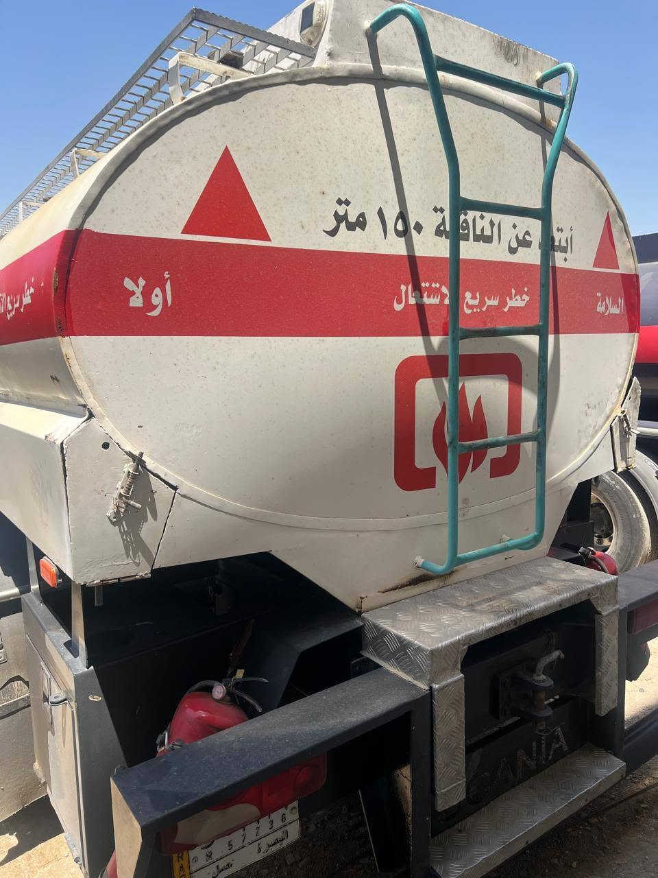سكانيا موديل ٩٣ رقم بصره ومكينه ١٢ ونص كير ٥ ب٥
حموله ١٠ الف لتر تكييل وgps مالتها كامله
منظومه دفع كامله وتخم تاير جديد. 
والسياره بأسمي وتحويل مباشر للاستفسار الاتصال على الرقم ***********
