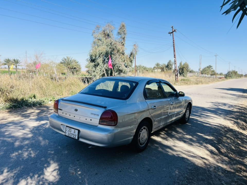رمضان كريم عل جميع 
سوناتا موديل 2000 رقم ديالى دولي بسمي سنويه لغاية 30 محرك 2000 4 سلندر كير أوتوماتيك مكينه وكير خير من الله صدر امامي خلفي جديد تخم تاير سياره جديده بمعنه الكلام واحله من الصور بهواي مازدات جدد بكلاياتات كله جديد سياره مديومه من كلشي ويل كب بلادي شاشه تاب ترايها ناعم  السعر 52$ وبيها مجال للطيبين عنوان سياره ديالى ***********
