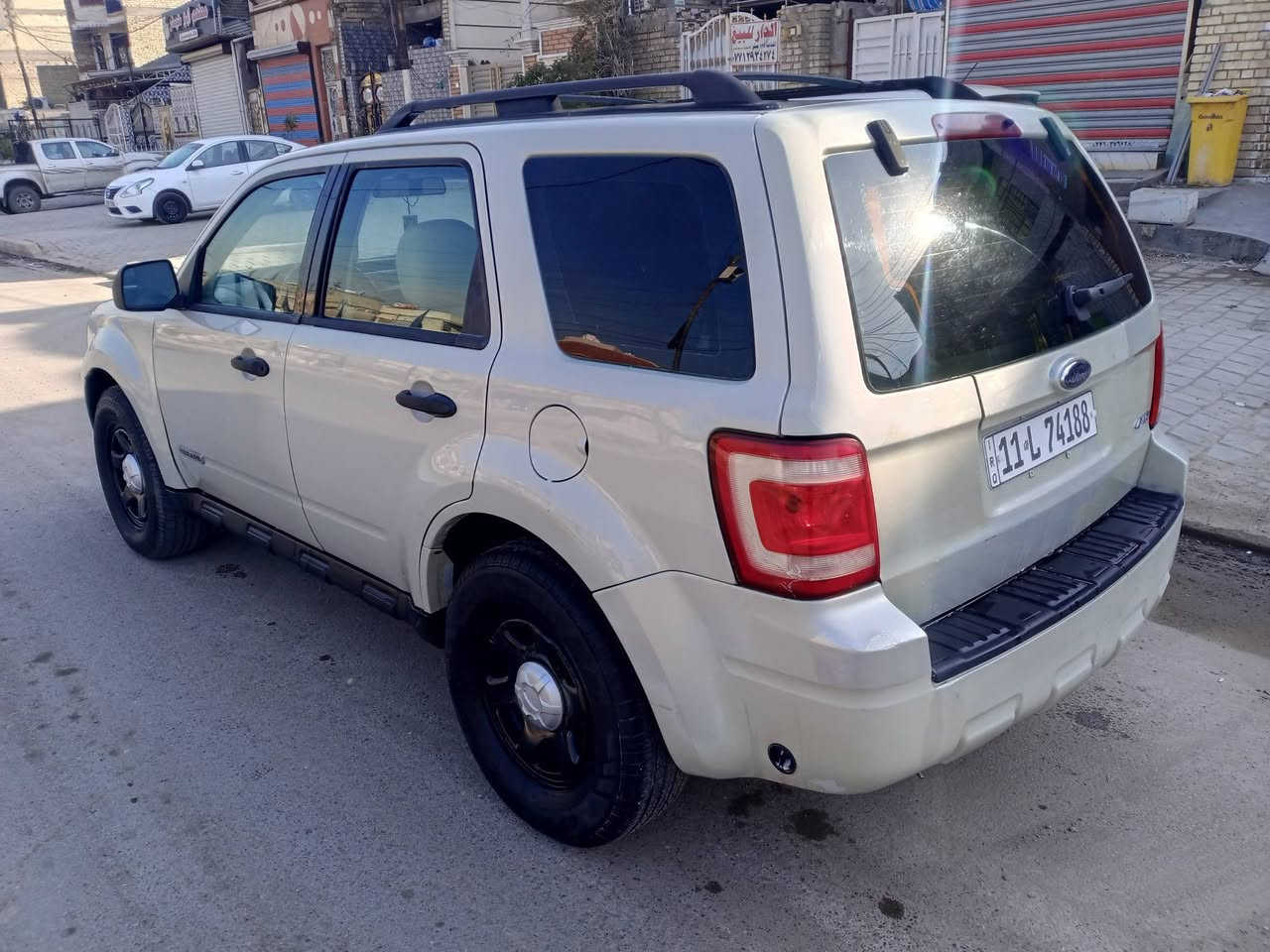 سلام عليكم فورت مديل 2008 بغداد الدولي جديد هزه جديده كير مكينه تبريد منضومه غاز مشدوده مكينه 2400 تخم تاير جديد دواخل جديده سعره 90 لتواصل *********** وبي وات ساب ايضا
