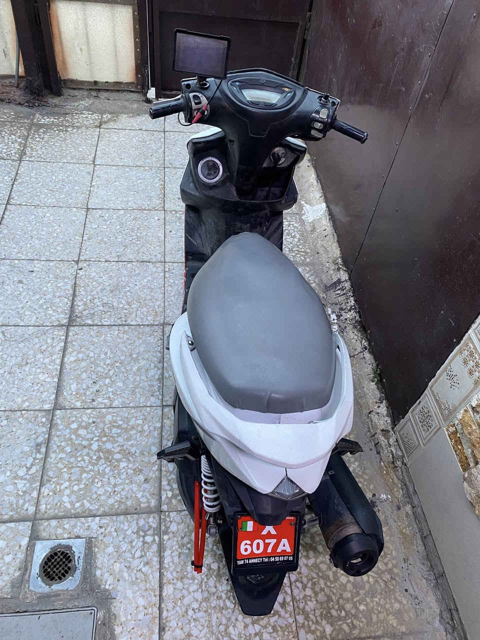 سلام عليكم للبيع جي تي ار مكينه مكفوله دراجه حلوه ناعمه خرسه مال جناي شديت تجوه اليوم بس مطكيتلها صوره مكاني بغداد الدوره شارع ستين السعر 750 رقمي ***********
