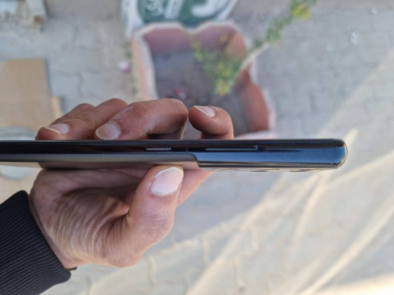 كلكسي s21 الترا فايف جي 
نسخة يابانية اصلية
ذاكرة ٢٥٦ 
محدث اخر اصدار اندرويد ١٥ 
رام ١٢ + ٨ 
جهاز مستخدم قليل نظيف 
الجهاز مبدل فقط ظهر اصلي 
الجهاز ما بي اي عطل كله شغال و نظيف 
ملحقات الجهاز فقط الكارتون الاصلي 
الجهاز للبيع او المراوس 
السعر ٣٦٥ الف 
البصرة السراجي البصرة, العراق


**إذا كنت صاحب هذا الإعلان وتريد حذفه لأي سبب، رجاءا أرسل رسالة إلى الدعم الفني**