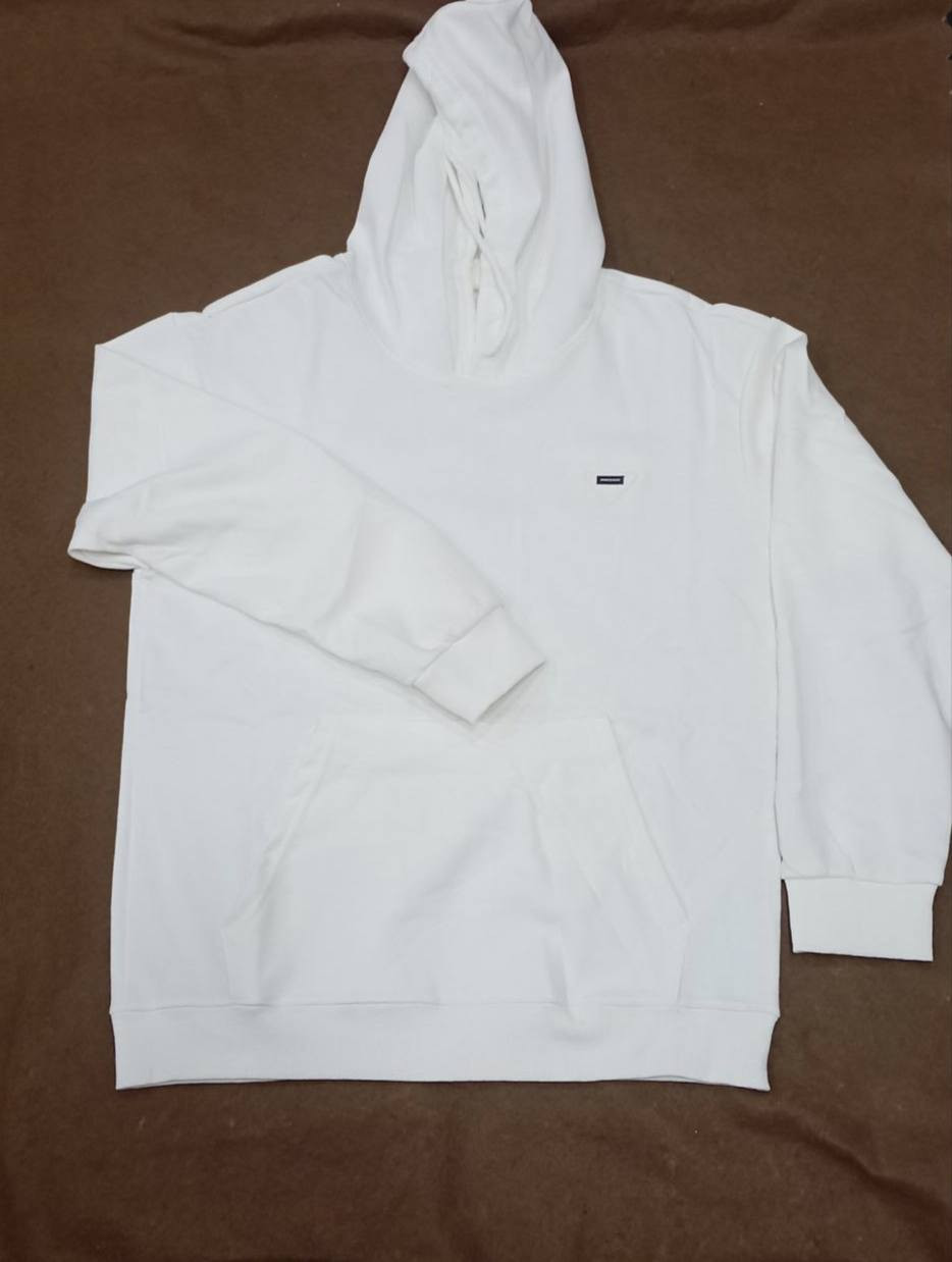 سلام وعليكم 

توفر تراك رجالي شبابي 
القياسات : .L.XL.XXL.XXXL. قالب ستندر ✔️
سويتر جديد متوفر بجميع القياسات 
بجايم + قماصل + احذيه + نعال بجميع الموديلات متوفر 
 
للحجز والاستفسار مراسله الصفحة او الواتساب 
*********** عليۧ آل صٱلحۡ
